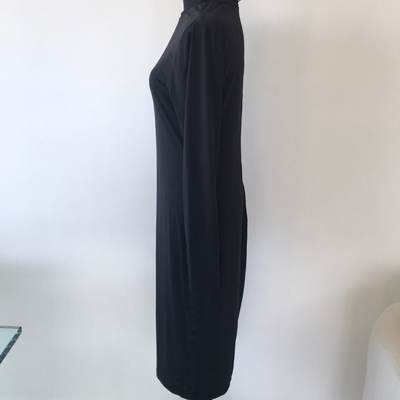 Sanyae Demure Dress - Picture 2 of 5